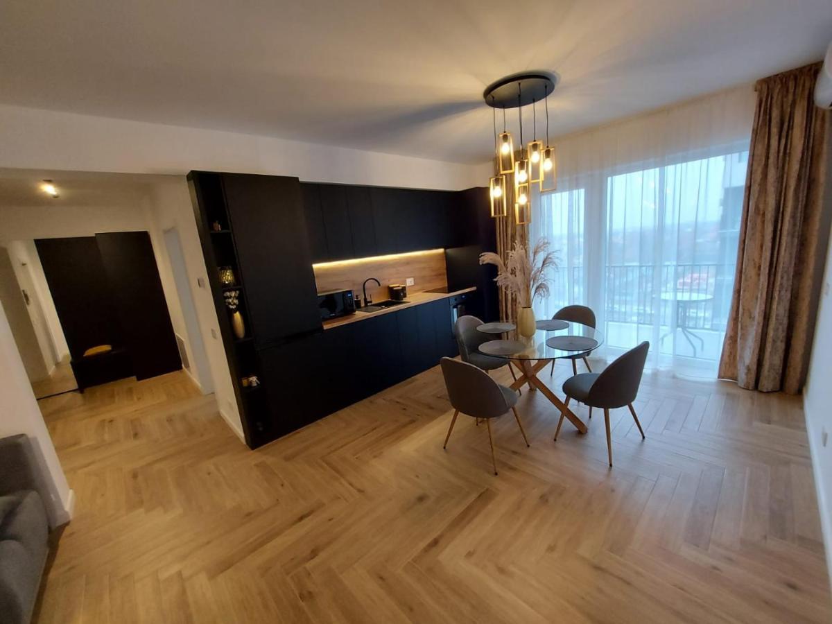 Panoramic Apartments Oradea Buitenkant foto