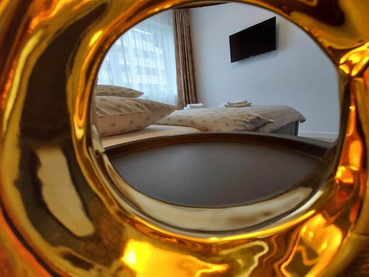 Panoramic Apartments Oradea Buitenkant foto