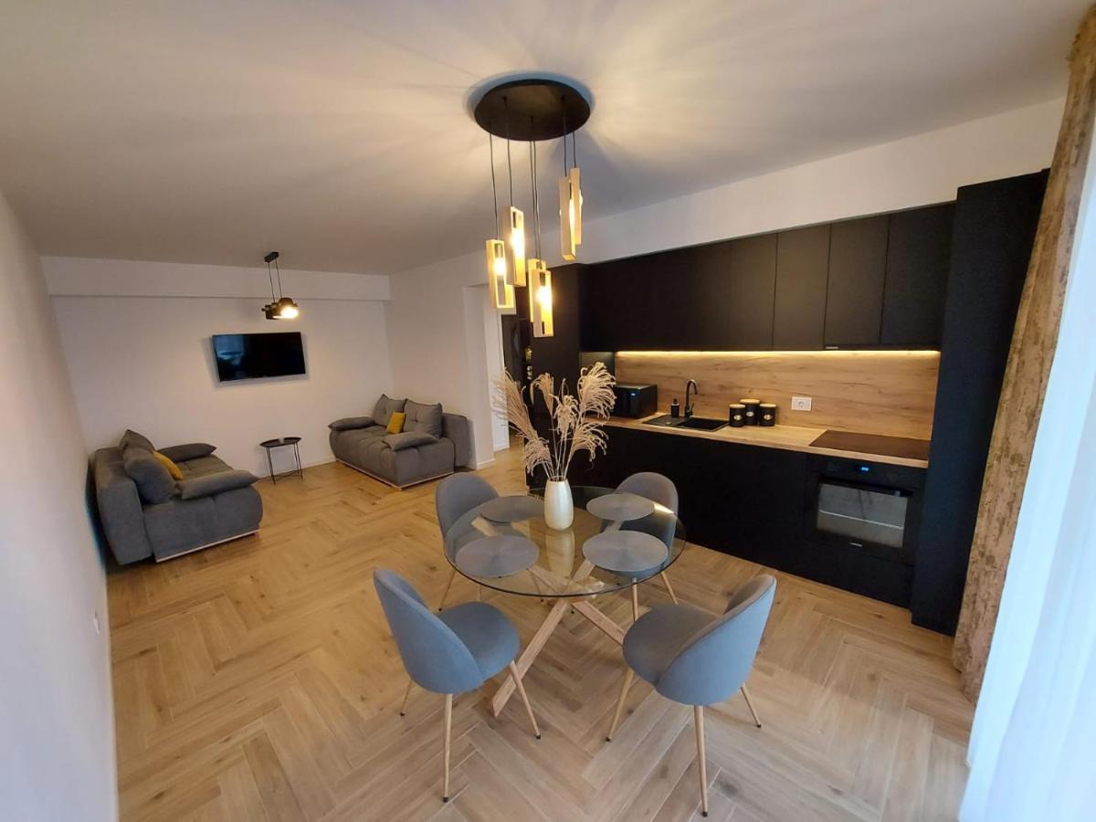 Panoramic Apartments Oradea Buitenkant foto