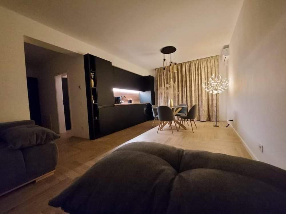 Panoramic Apartments Oradea Buitenkant foto
