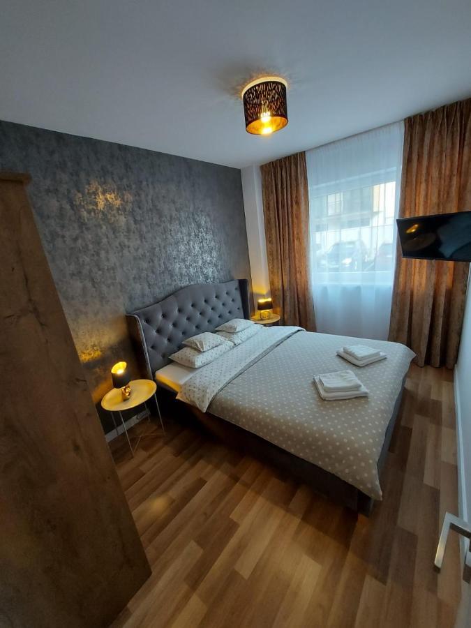 Panoramic Apartments Oradea Buitenkant foto