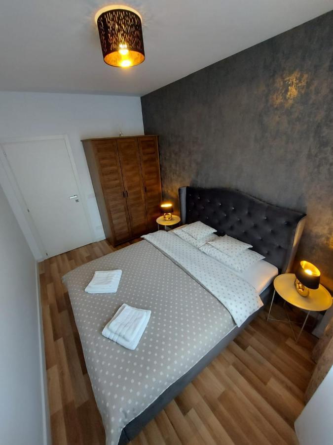 Panoramic Apartments Oradea Buitenkant foto